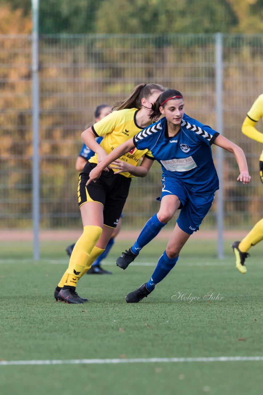 Bild 152 - F SSC Hagen Ahrensburg - SV Frisia 03 Risum-Lindholm : Ergebnis: 2:0